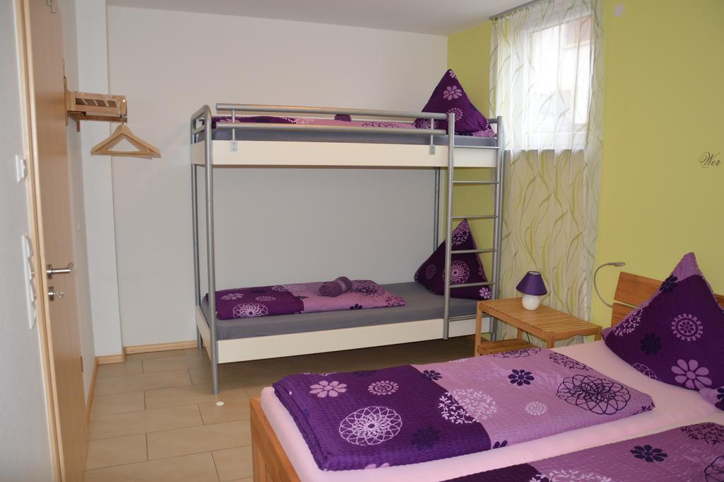 Ferienwohnung Am Brunnen  Rheinhausen Exterior foto
