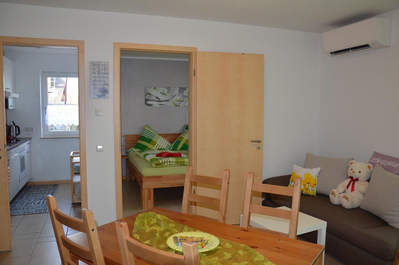 Ferienwohnung Am Brunnen  Rheinhausen Exterior foto
